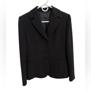 Tahari A.S.L. Options Pinstripe Blazer in a Size 6